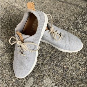 Toms Sneakers Size 7.5 Light Grey